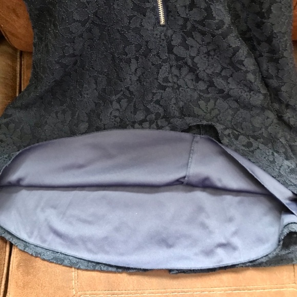 Navy Lace Sleeveless Dress - Picture 4 of 6